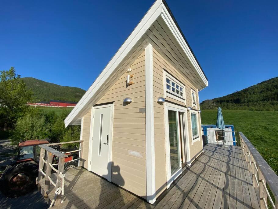 Minihus Med Drommeutsikt Til Sunnmorsalpene Apartment Aure  Bagian luar foto