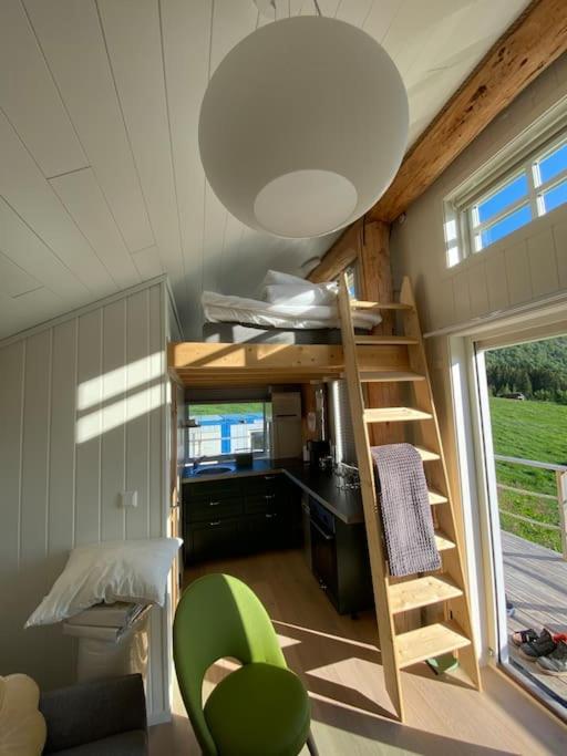 Minihus Med Drommeutsikt Til Sunnmorsalpene Apartment Aure  Bagian luar foto