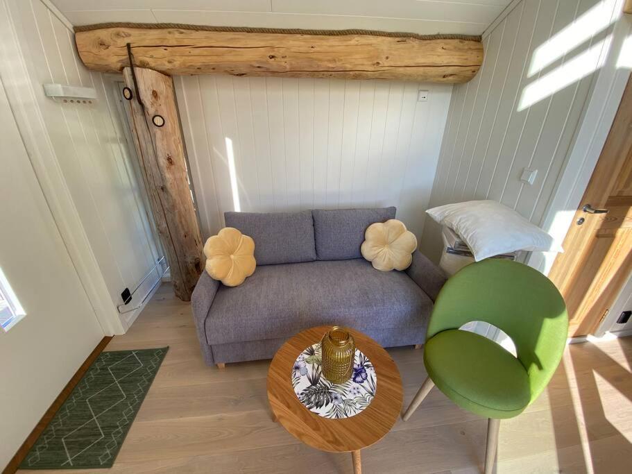 Minihus Med Drommeutsikt Til Sunnmorsalpene Apartment Aure  Bagian luar foto